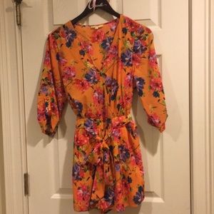 🌺Gianni Bini V-Neck Romper 🌺